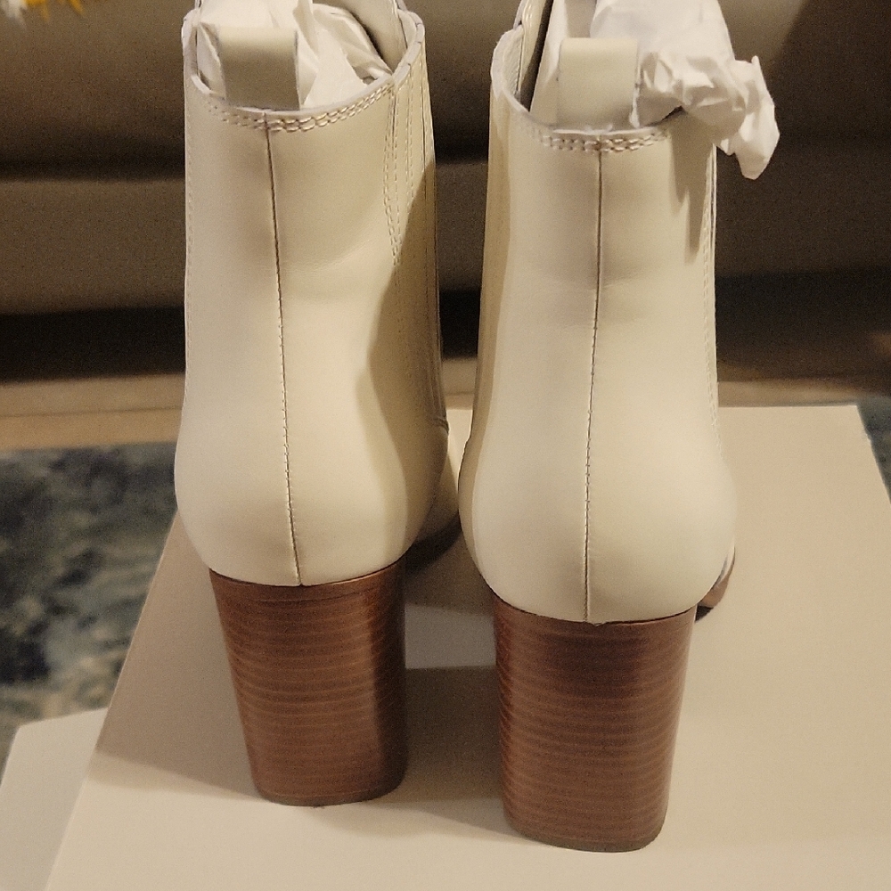 Marc Fisher Ivory Mayden Leather Ankle Booties - Picture 6 of 8